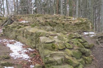 Severní část trojprostorového paláce ( © Dušan Dohňanský 03/2020)