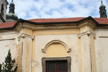 Jižní portál ambitu (© Ivan Grisa, 09/2008)