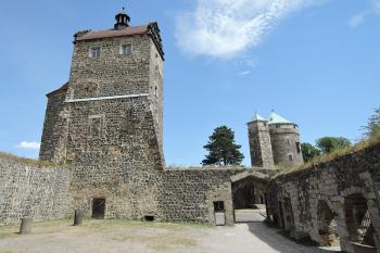 Hrad Stolpen - 4 nádvoří,věž Seigerturm (© aleshwarrior, 07/2015)