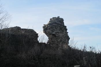 Pohled na věž z hlavního hradního nádvoří ( © Dušan Dohňanský 12/2019)
