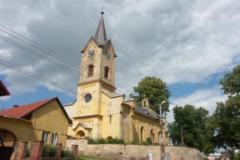 kostel od západu ( © Milan Caha 09/2008)