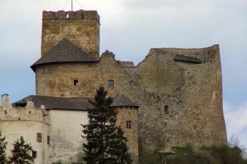 horní hrad od jihu ( © Pavel Zany Komárek 7.5. 2005)