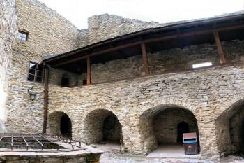 nádvorní průčelí mladšího paláce horního hradu ( © Pavel Zany Komárek 7.5. 2005)