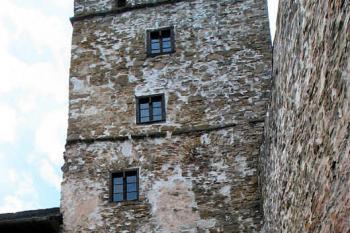 nádvorní fasáda obytné věže ( © Pavel Zany Komárek 7.5. 2005)