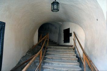 chodba středního hradu ( © Pavel Zany Komárek 7.5. 2005)