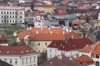 Bývalý klášter ze zvonice u katedrály sv. Štěpána ( © Ivan Grisa 04/2010)