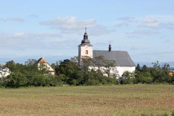kostel a fara ( © Luděk Vláčil 09/2019)