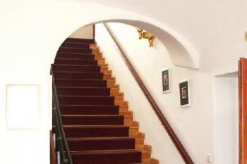 Schodiště vedoucí na patro zámku ( © Miroslav BITTER 2006)