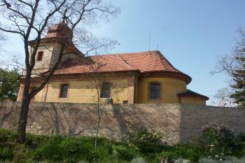 kostel od jihovýchodu ( © Milan Caha 05/2008)
