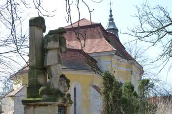 U kostela svatého Václava ( © František Kinař 05/2017)
