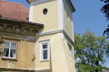 věž s opěrákem na jv.straně (© D Dohňanský, 06/2015)