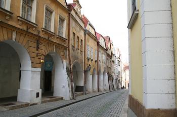 Průhled Rokitanského ulicí k severu (© Ivan Grisa, 10/2008)