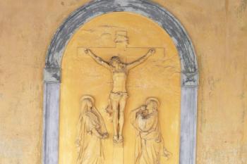 pieta na stěně hrobky ( © Jan P. Štěpánek 03/2008)