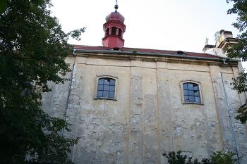 Východní stěna kostela (© Ivan Grisa, 10/2008)