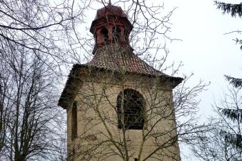 Zvonice u kostel svatého Jiljí (Dolánky) ( © František Kinař 05/2017)