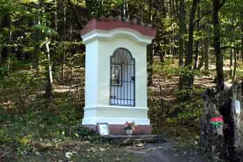 kaplička od jihozápadu ( © Milan Caha 10/2008)
