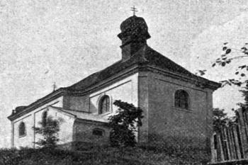 kostel od jihovýchodu na počátku 20. století (© Antonín Podlaha: Posvátná místa království Českého; Díl 1. Vikariáty: Českobrodský, Černokostelecký, Mnichovický a Prosecký, Dědictví sv. Jana Nepomuckého, Praha 1907)