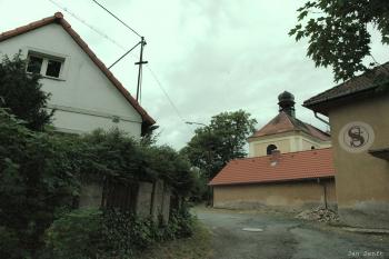 Pohled od sokolovny (© Jan Senft, 11/2013)