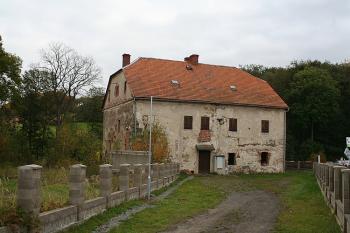 Zámek od západu (© Ivan Grisa, 10/2008)