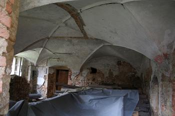 Místnost v jihozápadním rohu přízemí (© Ivan Grisa, 10/2008)