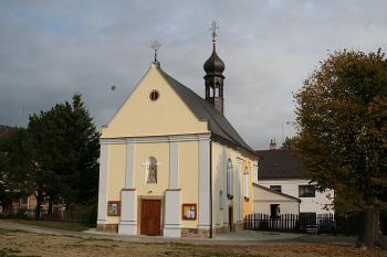 Kostel od západu (© Ivan Grisa, 10/2008)