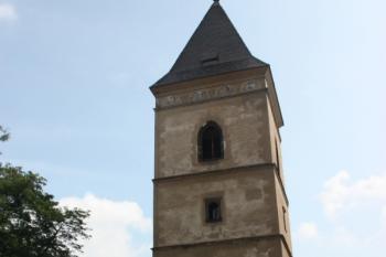 Věž od západu ( © Ivan Grisa 07/2011)