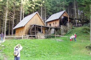 ZLATORUDNÉ MLÝNY (© Martin Smital, 10/2008)