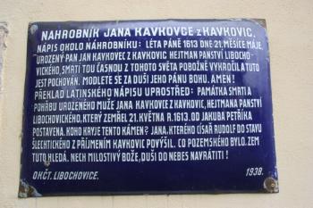 Informační tabule u náhrobku Jana Kavkovce z Kavkovic na severní stěně lodi ( © Ivan Grisa 09/2009)