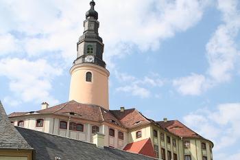 Zámek od západu z předhradí (© Ivan Grisa, 10/2008)