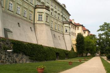 Zahrada okolo Lobkovického paláce ( © Miroslav BITTER 05/2007)