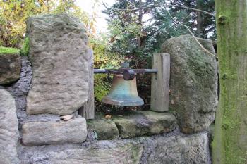 a zvonek ( © Milan Caha 10/2007)