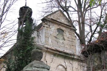 pozdně barokní průčelí ( © Milan Caha 10/2007)