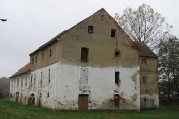pohled od severovýchodu ( © Milan Caha 10/2007)