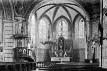 interiér kostela na počátku 20. století (© Antonín Podlaha: Posvátná místa království Českého; Díl 4., Vikariáty: Kolínský a Rokycanský, Dědictví sv. Jana Nepomuckého, Praha 1910)