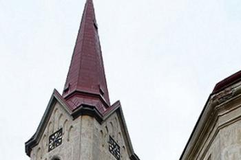 Věž, hlavní loď a transept od jihu (© Ivan Grisa, 10/2008)