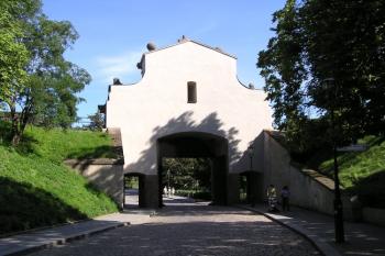 vnitřní strana Leopoldovy (francouzské) brány ( © Jan P. Štěpánek 07/2007)