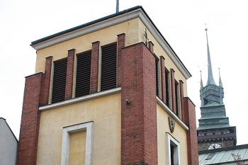 Zvonice od severu (© Ivan Grisa, 10/2008)