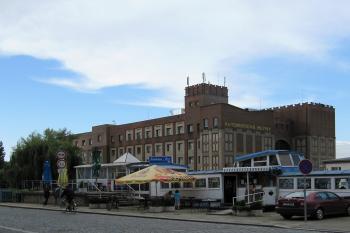  (© Rodochrozit        , 06/2011)