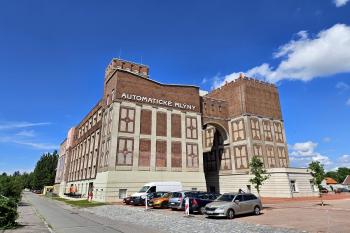 Celkový pohled na komplex Automatických mlýnů od jihu (© Jan P. Štěpánek  05/2024)