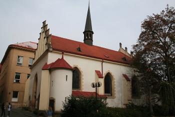 Kostel od jihu (© Ivan Grisa, 10/2008)