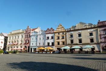 jižní fronta domů na Pernštýnském náměstí ( © Jan P. Štěpánek 09/2012)