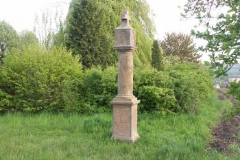 boží muka u hřbitova ( © Milan Caha 06/2008)