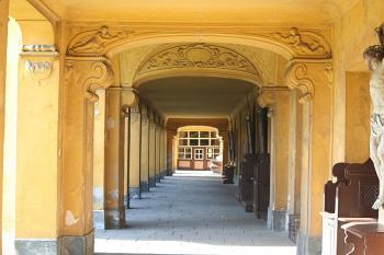 Severní rameno ambitu, pohled k západu (© Ivan Grisa, 10/2008)