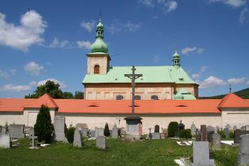 Kostel od jihu ( © Ivan Grisa 05/2009)