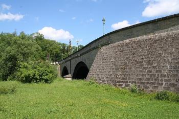 Povodní strana mostu ( © Ivan Grisa 05/2009)