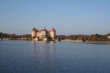 Zámek od východu (© Ivan Grisa, 10/2008)