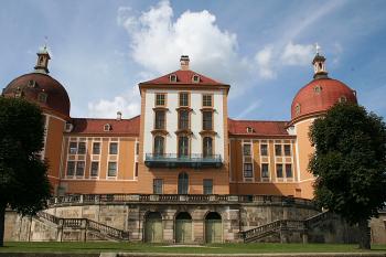 Východní průčelí zámku (© Ivan Grisa, 08/2007)