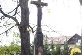 kamenný kříž při zaniklé hornické kapli sv. Barbory ( © Jan P. Štěpánek 10/2008)