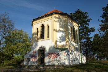 zvonice od jihozápadu ( © Milan Caha 10/2008)