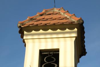 lucerna s ozdobnou mříží ( © Milan Caha 10/2008)